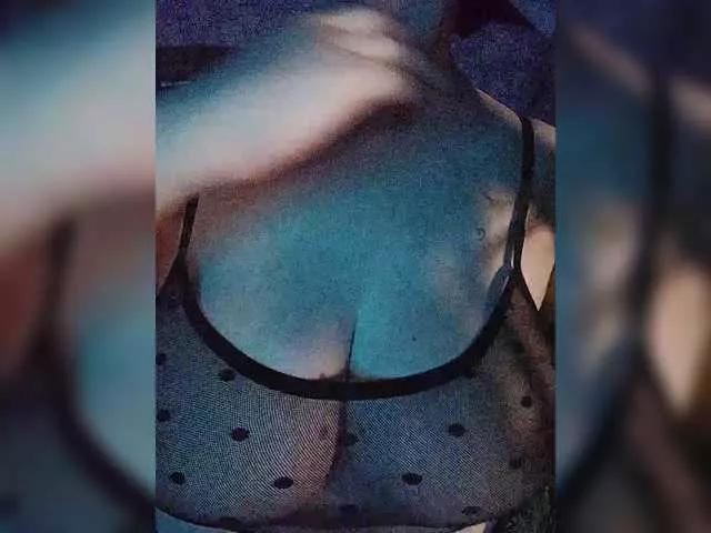 -Emma- from BongaCams