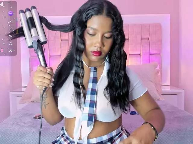 AdaraMills from BongaCams