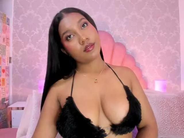 AdaraMills from BongaCams