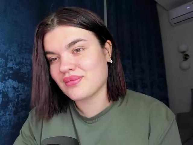 Adelina111 webcams show profile image 