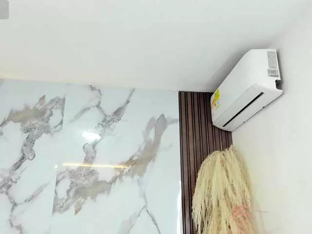 aidaadams from BongaCams