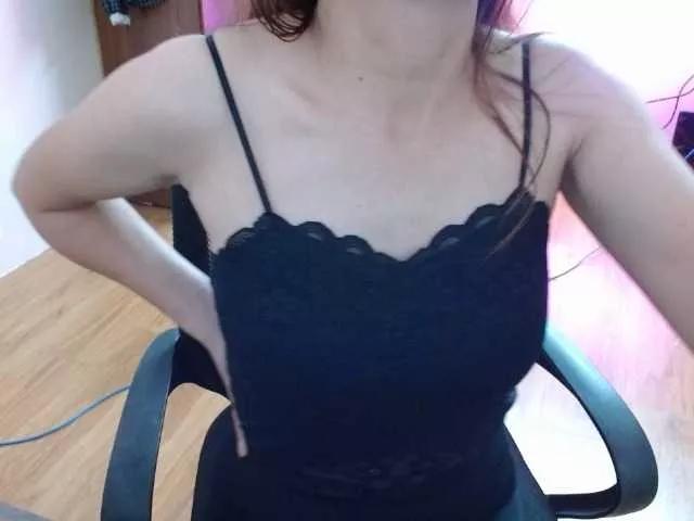 Akira102 webcams show profile image 