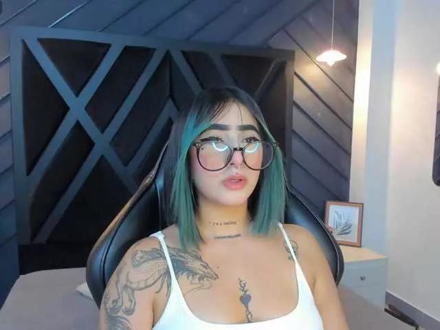 Alahia-Dangelo from BongaCams