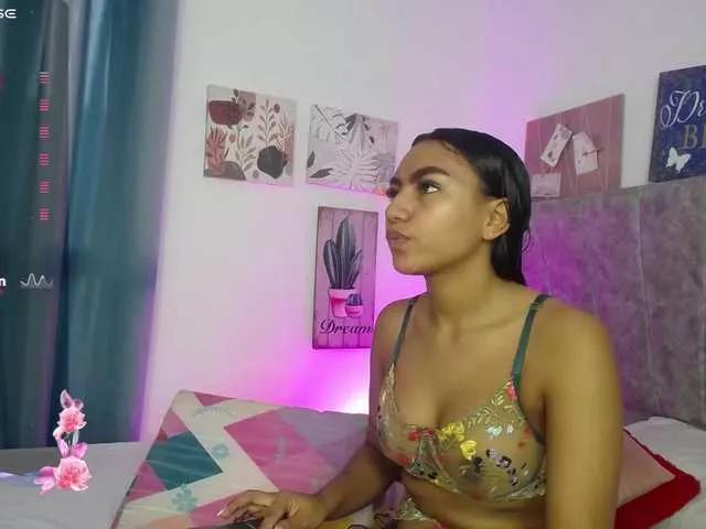 Alahia from BongaCams