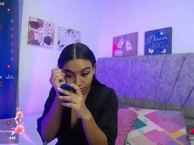 Alahia from BongaCams