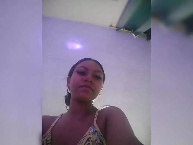 Alahia from BongaCams