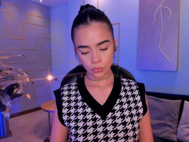 AlanaCraft from BongaCams