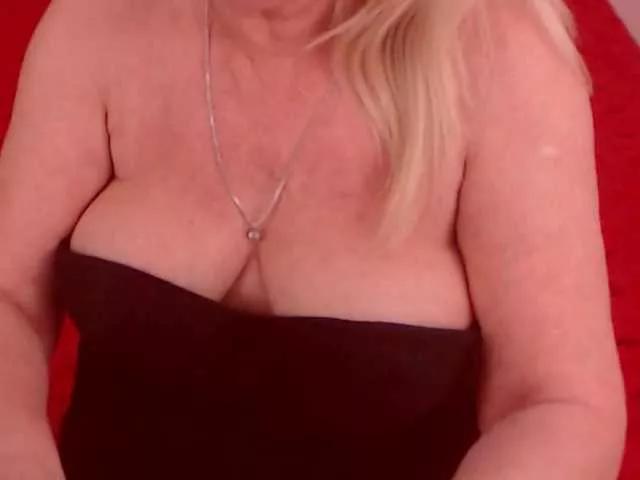 AlanaRichards from BongaCams