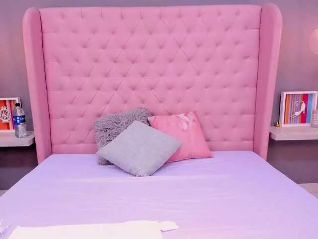 ALASKA-JONES from BongaCams