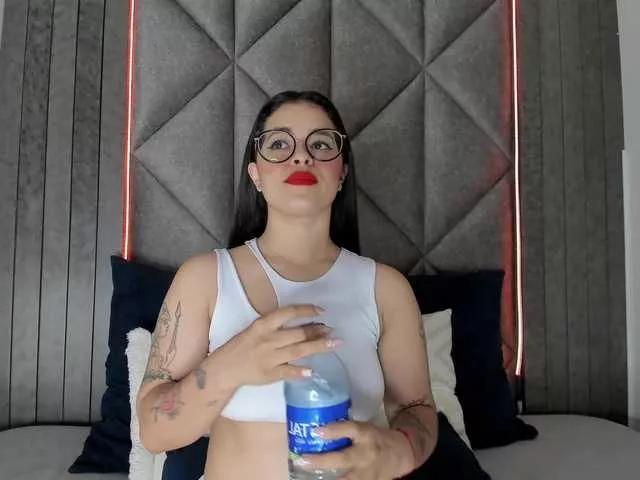 ALASKA-JONES from BongaCams