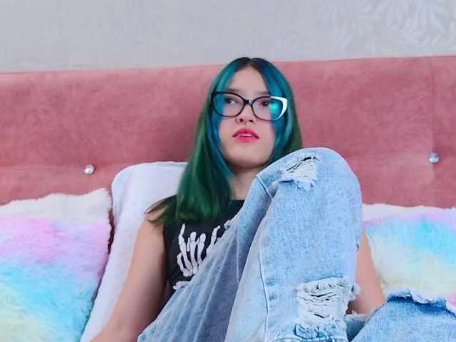 AlliciaKim from BongaCams