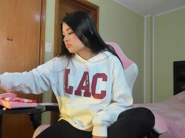 allisonlove69 from BongaCams