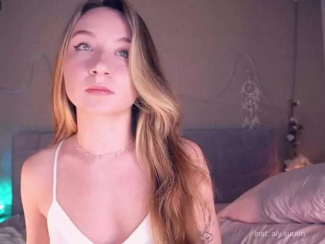 alyyyson from BongaCams