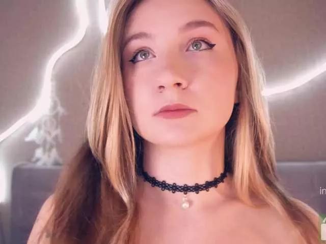 alyyyson from BongaCams