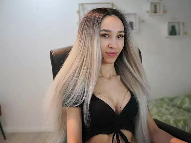 AmaiLiu from BongaCams
