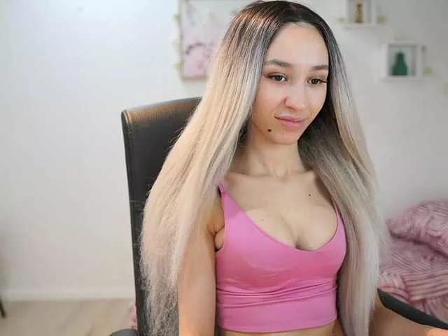 AmaiLiu from BongaCams