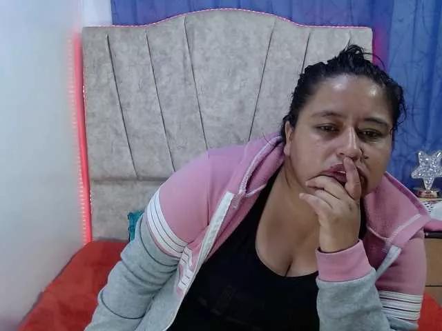 AMARAA17 from BongaCams