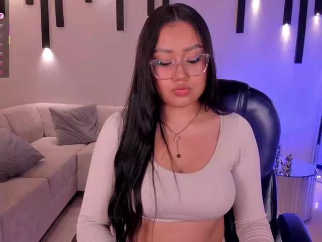 AmberLewis on BongaCams