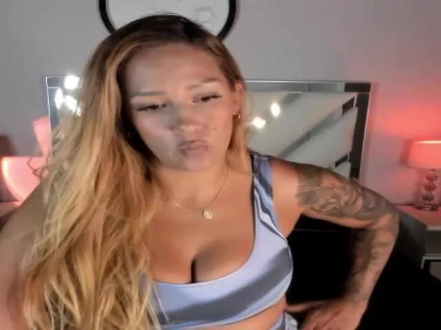 AnahiJones from BongaCams