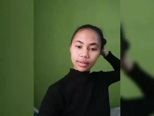 anaiss from BongaCams