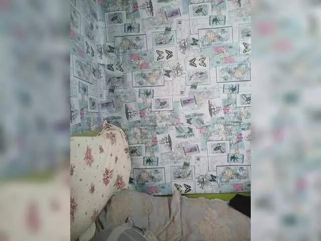 anaiss from BongaCams