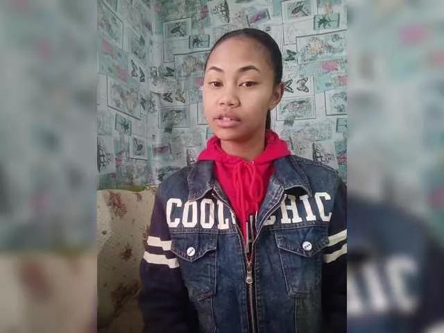 anaiss from BongaCams