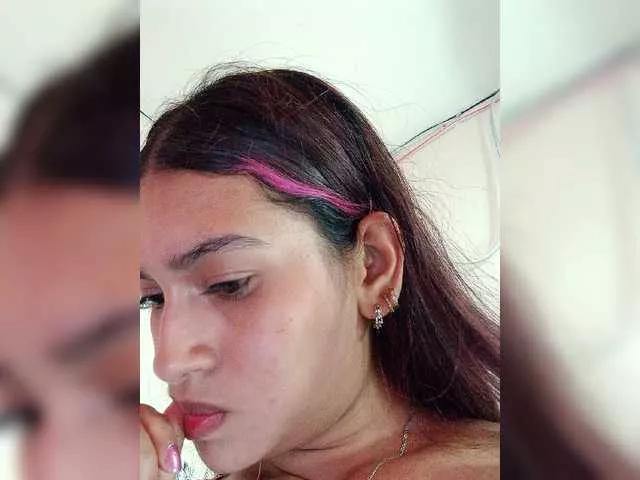 annie-19 from BongaCams