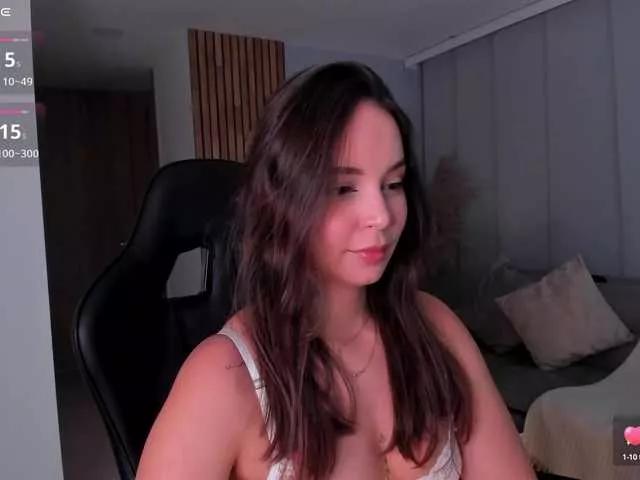 AnnieeHall from BongaCams