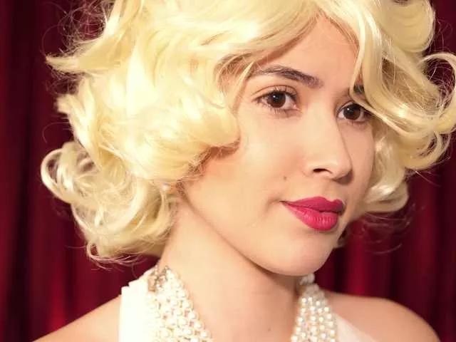anniehill from BongaCams
