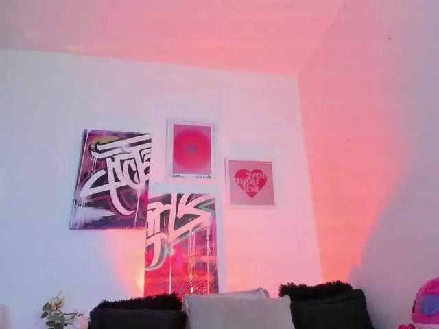 Anniehuntterss from BongaCams
