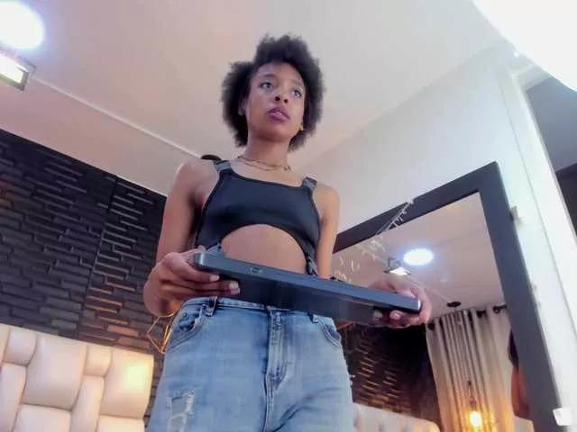 AnnieSanz from BongaCams