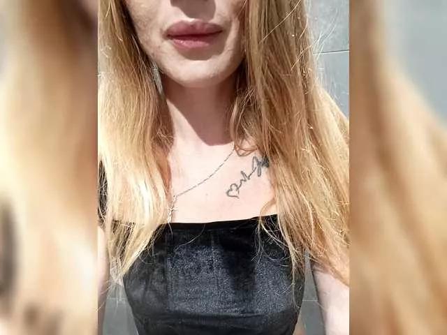 AnyaSweet18 from BongaCams