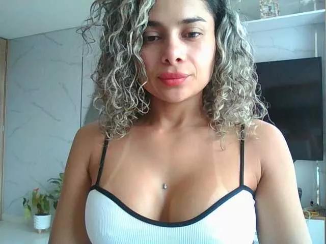 ariana-val from BongaCams