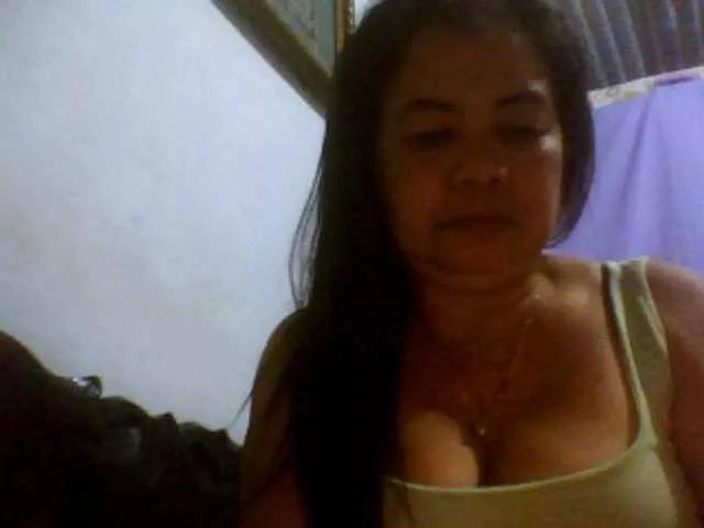 Ariana08 from BongaCams
