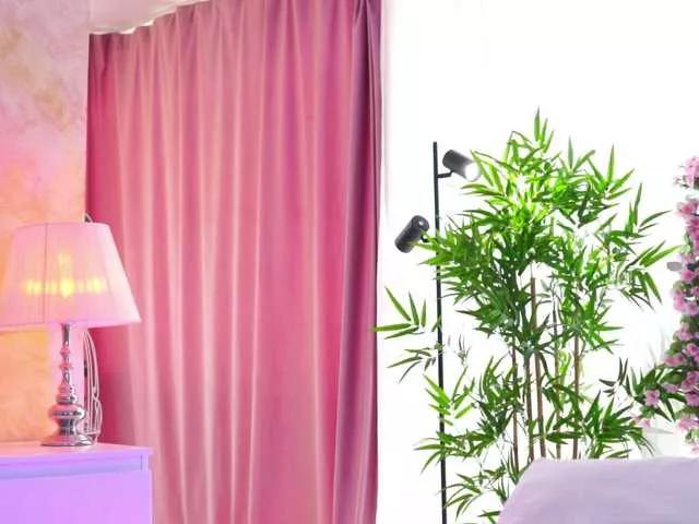 ArtTeasee from BongaCams