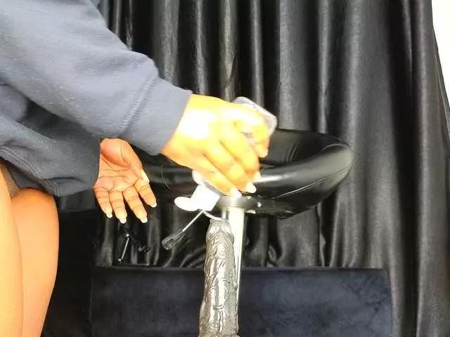 Assiology from BongaCams