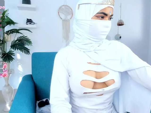 Aura-cuutee from BongaCams