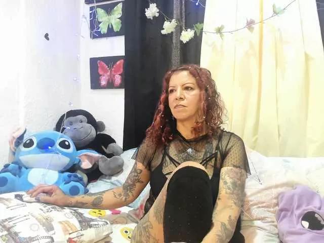 AxxyMilf from BongaCams