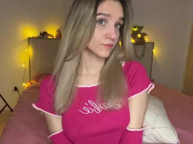 BabyTamagochi from BongaCams