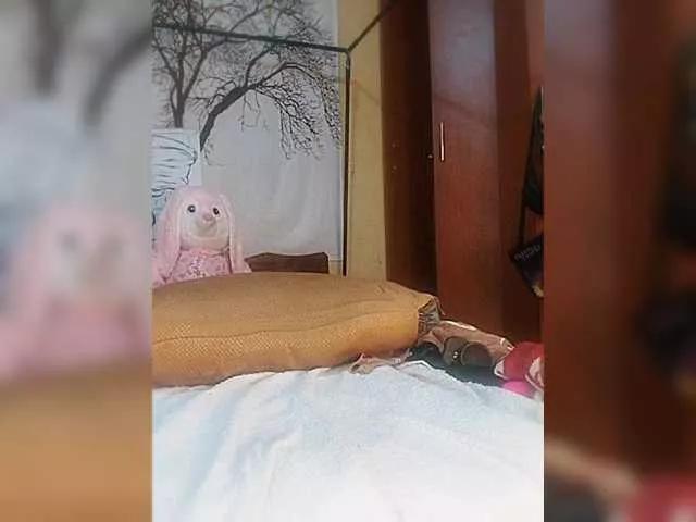 BEENCEE from BongaCams