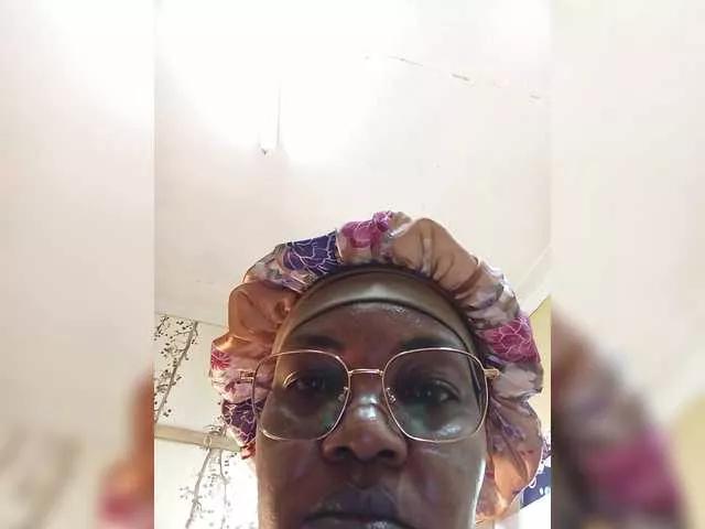 BEENCEE from BongaCams