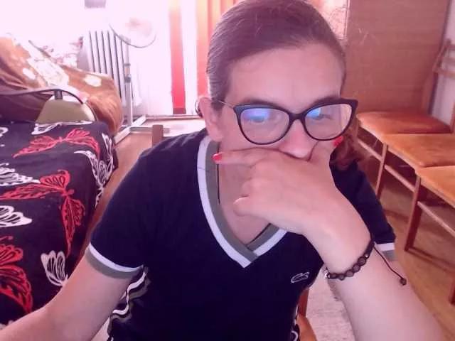 bellaro from BongaCams