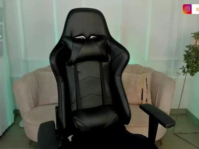 BellaRossi from BongaCams