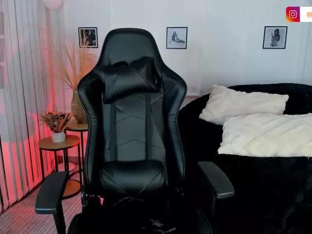 BellaRossi from BongaCams
