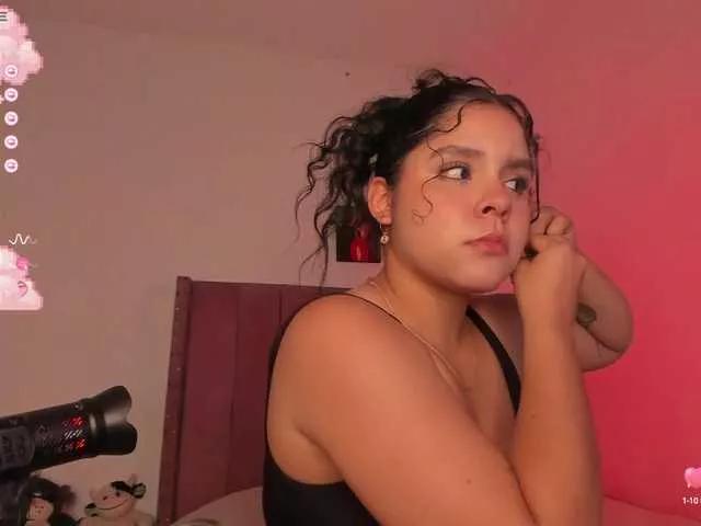BellaXtar from BongaCams