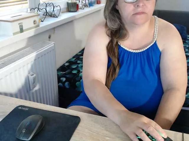 Bessy123 from BongaCams