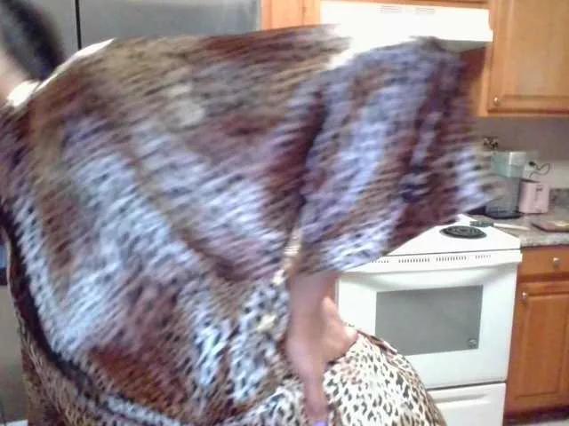 c0c0iman from BongaCams