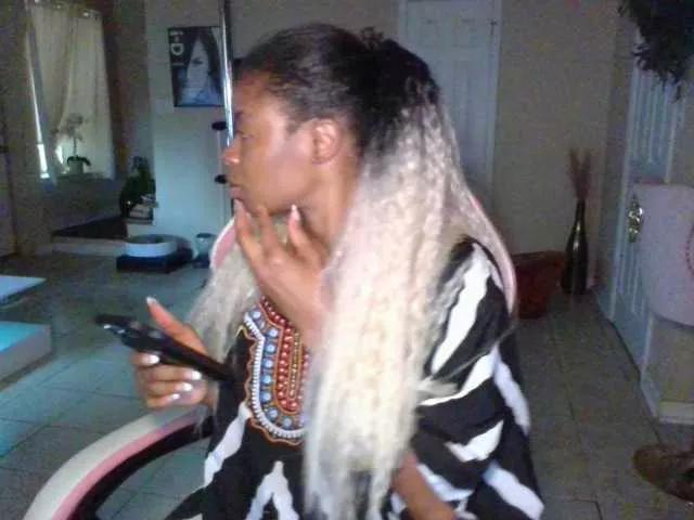 c0c0iman from BongaCams