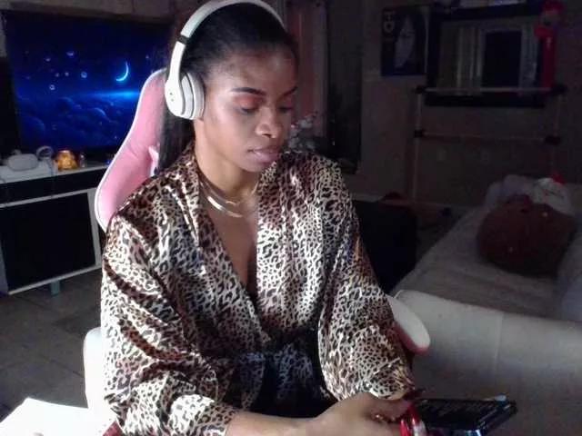 c0c0iman from BongaCams