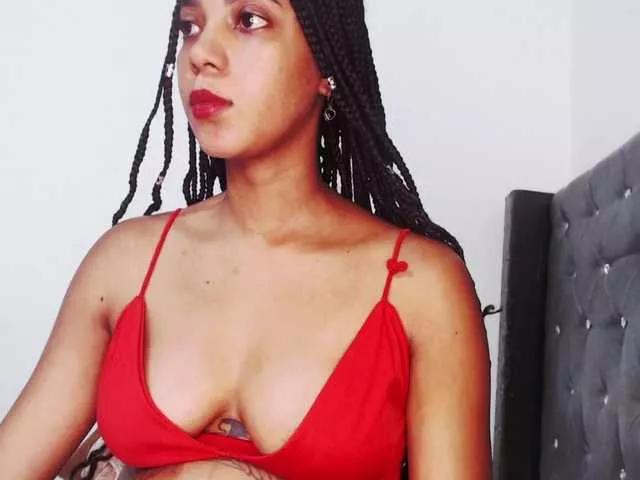 Cata-Santana from BongaCams